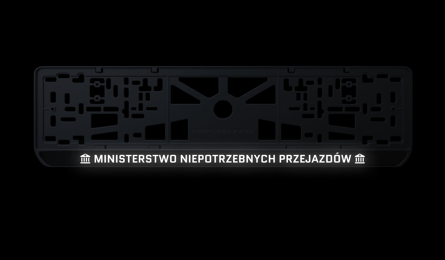 Ramka tablicy rejestracyjnej: Ministerstwo Niepotrzebnych Przejazdów