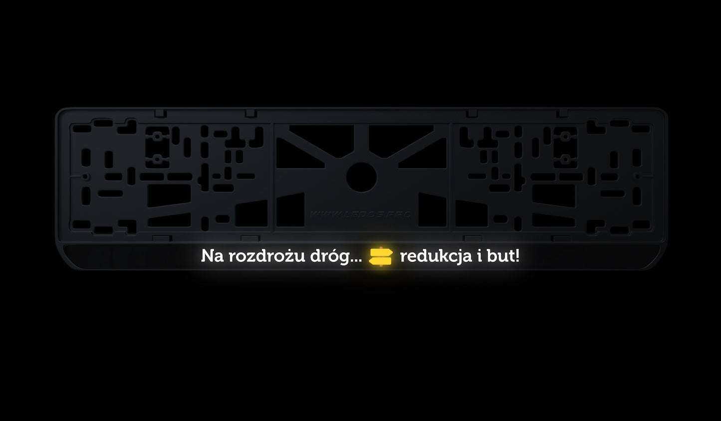 Ramka tablicy rejestracyjnej: Na rozdrożu dróg... redukcja i but!